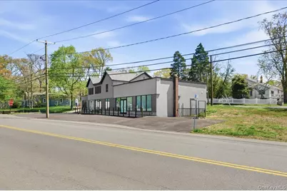 178 Richmond Boulevard, Ronkonkoma, NY 11779 - Photo 2