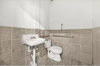 178 Richmond Boulevard, Ronkonkoma, NY 11779 - Photo 10