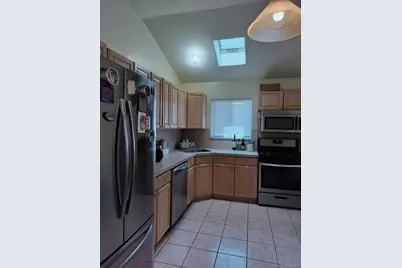 57 Dunwood Road #B, Port Washington, NY 11050 - Photo 2