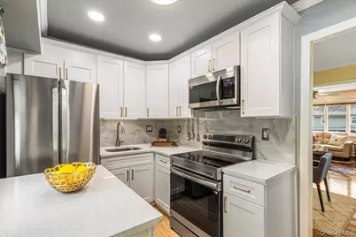 27 Stuyvesant Street, Huntington, NY 11743 - Photo 8