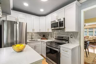 27 Stuyvesant St, Huntington, NY 11743 - Photo 8