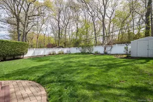 25 Fisher Rd, Commack, NY 11725 - Photo 18