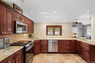 25 Fisher Road, Commack, NY 11725 - Photo 4