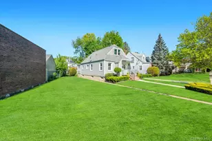 87-26 249th St, Bellerose, NY 11426 - Photo 24