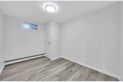 175 N 25th Street, Wheatley Heights, NY 11798 - Photo 30
