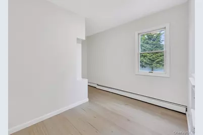 175 N 25th Street, Wheatley Heights, NY 11798 - Photo 20