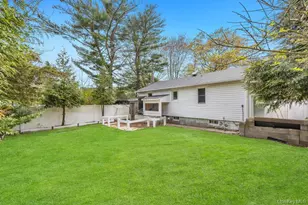 175 N 25th St, Wheatley Heights, NY 11798 - Photo 32