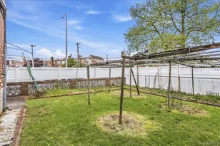 89-50 Pontiac St, Queens Village, NY 11427 - Photo 28
