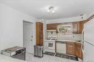 89-50 Pontiac St, Queens Village, NY 11427 - Photo 8