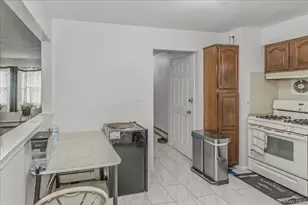 89-50 Pontiac St, Queens Village, NY 11427 - Photo 10