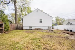 148 Wavecrest Dr, Mastic Beach, NY 11951 - Photo 12