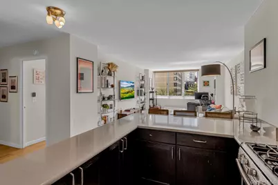 345 E 93rd Street #4F, New York, NY 10128 - Photo 2