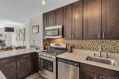 345 E 93rd Street #4F, New York, NY 10128 - Photo 4