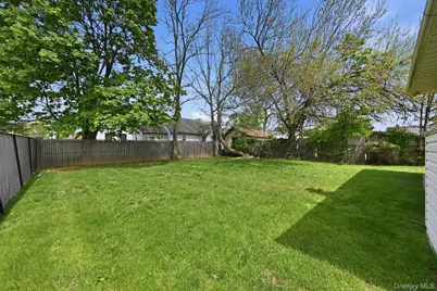 117 Woodside Avenue, Freeport, NY 11520 - Photo 6