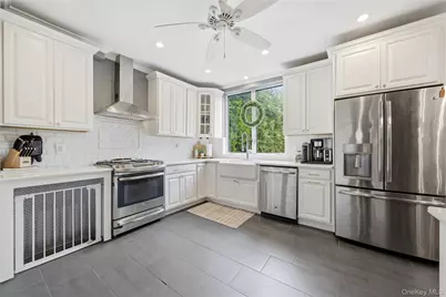 26 Chestnut Street, Glen Cove, NY 11542 - Photo 10