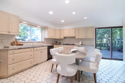 32 Stellar Place, Pelham, NY 10803 - Photo 10