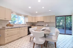 32 Stellar Pl, Pelham, NY 10803 - Photo 10