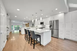 229 Boulder Ridge Rd, Scarsdale, NY 10583 - Photo 4