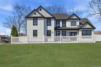 112 S Hillside Avenue, Nesconset, NY 11767 - Photo 6
