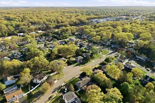 49 Sandy Hollow Dr, Smithtown, NY 11787 - Photo 30
