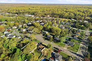 49 Sandy Hollow Dr, Smithtown, NY 11787 - Photo 32