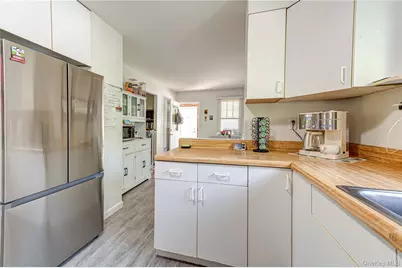85 E 23rd Street, Huntington Station, NY 11746 - Photo 10