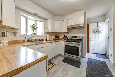 85 E 23rd Street, Huntington Station, NY 11746 - Photo 8