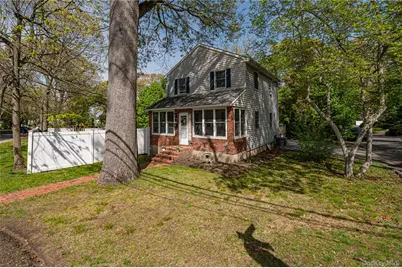 85 E 23rd Street, Huntington Station, NY 11746 - Photo 2