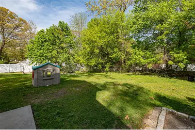 85 E 23rd Street, Huntington Station, NY 11746 - Photo 22