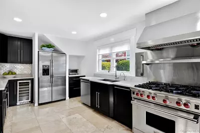 12 Belleview Avenue, Port Washington, NY 11050 - Photo 16