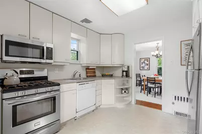 174 Sparks Avenue, Pelham, NY 10803 - Photo 12