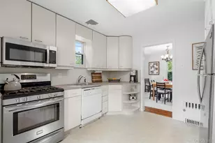 174 Sparks Ave, Pelham, NY 10803 - Photo 12