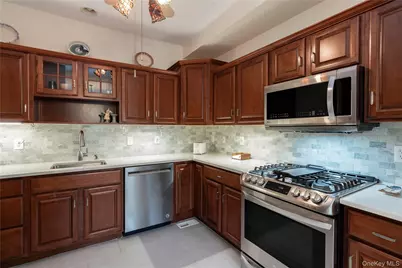 29 Aveonis Court, Fishkill, NY 12524 - Photo 12