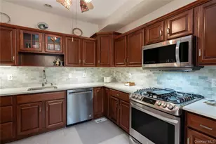 29 Aveonis Ct, Fishkill, NY 12524 - Photo 12
