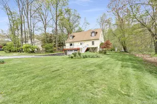 28 Partridge Ln, Putnam Valley, NY 10579 - Photo 2