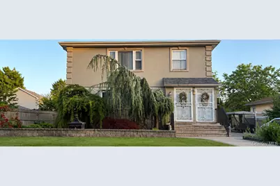 14 Vanata Court, Hempstead, NY 11550 - Photo 1