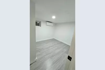 132 Roosevelt Avenue, Valley Stream, NY 11581 - Photo 2