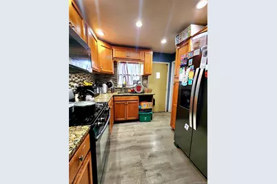301 Pennsylvania Avenue, Roosevelt, NY 11575 - Photo 6