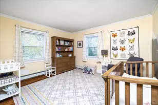 33 Rodney Pl, Rockville Centre, NY 11570 - Photo 14