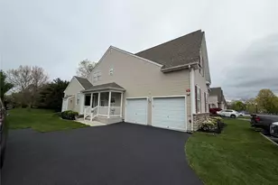 19 Meadow Pond Cir, Miller Place, NY 11764 - Photo 2