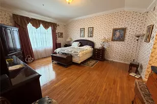 19 Meadow Pond Cir, Miller Place, NY 11764 - Photo 10