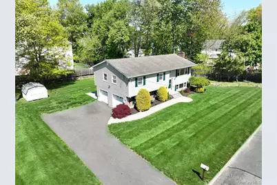 33 Farmhouse Road, Congers, NY 10920 - Photo 2