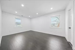 200 Irish Ln, Islip Terrace, NY 11752 - Photo 32