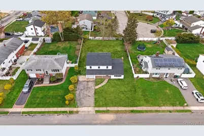 200 Irish Lane, Islip Terrace, NY 11752 - Photo 36
