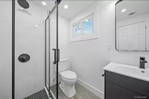 200 Irish Ln, Islip Terrace, NY 11752 - Photo 16