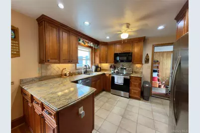18 Terwilliger Road, Hyde Park, NY 12538 - Photo 2