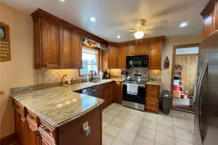 18 Terwilliger Rd, Hyde Park, NY 12538 - Photo 2