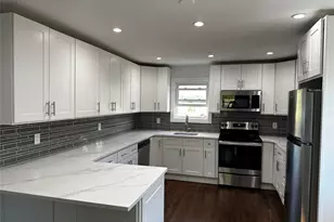 56 Marwood Rd N, Port Washington, NY 11050 - Photo 2