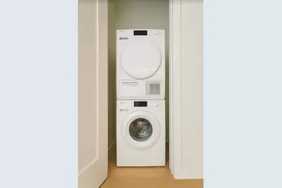 35-32 Leavitt Street, Flushing, NY 11354 - Photo 8