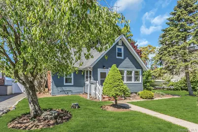 1380 Dartmouth Street, Baldwin, NY 11510 - Photo 2